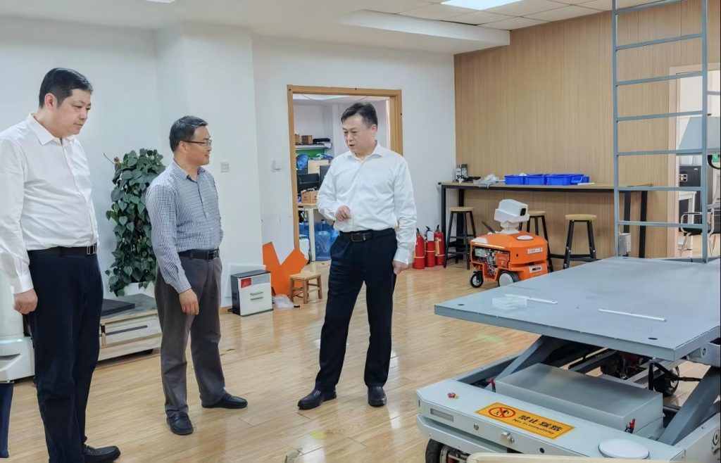 欢迎靖江市领导及企业领导莅临香港资料免费长期公开考察和指导！